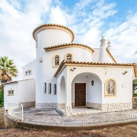 Stunning 3-Bed Villa In Albufeira * Albufeira