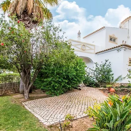 Stunning 3-Bed Villa In Albufeira Villa Albufeira