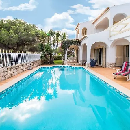 Stunning 3-Bed Villa In Albufeira Willa