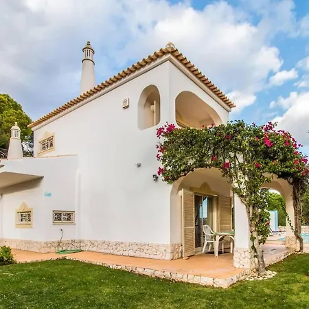 Stunning 3-Bed Villa In Albufeira Willa