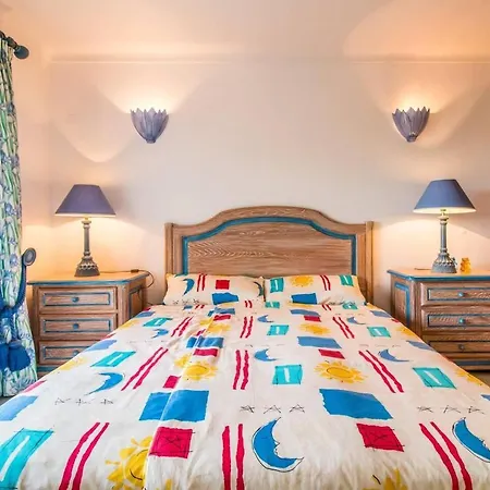 Stunning 3-Bed Villa In Albufeira Albufeira