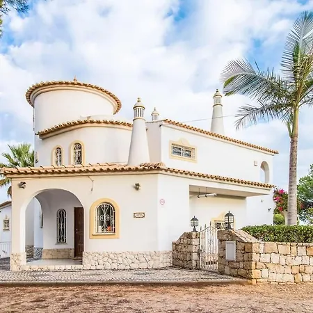 Willa Stunning 3-Bed Villa In Albufeira *